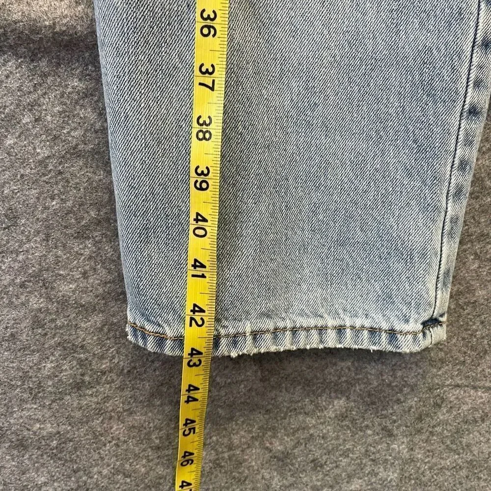 Levi's Jeans‎ Men's Size 35 x 34 Blue Denim Straight Leg High-Rise Light Wash